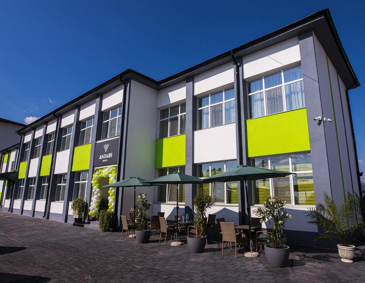 Antari Hotel Слатина Екстериор снимка