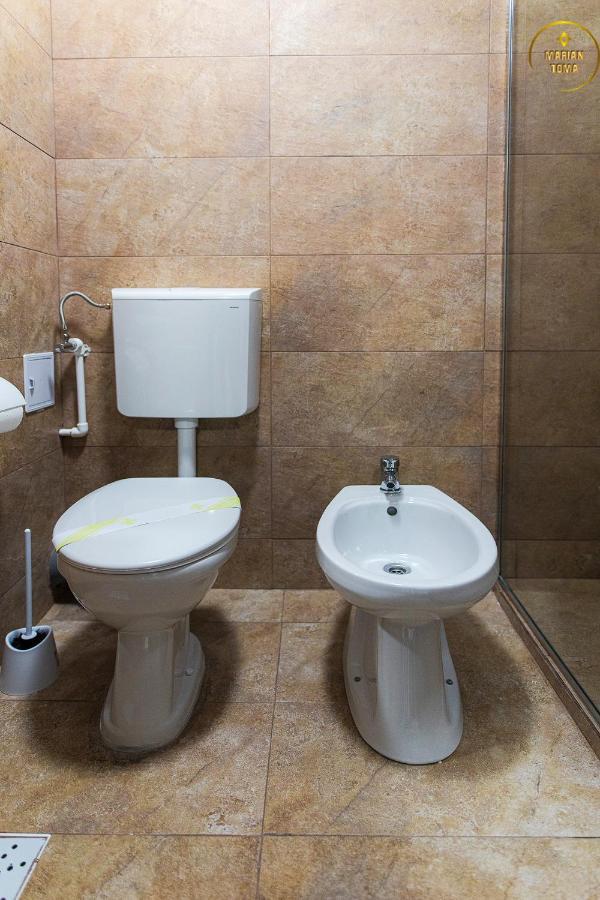 Antari Hotel Слатина Екстериор снимка