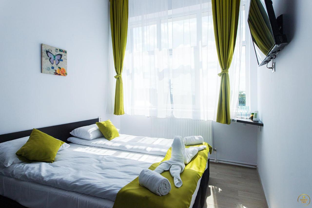 Antari Hotel Слатина Екстериор снимка