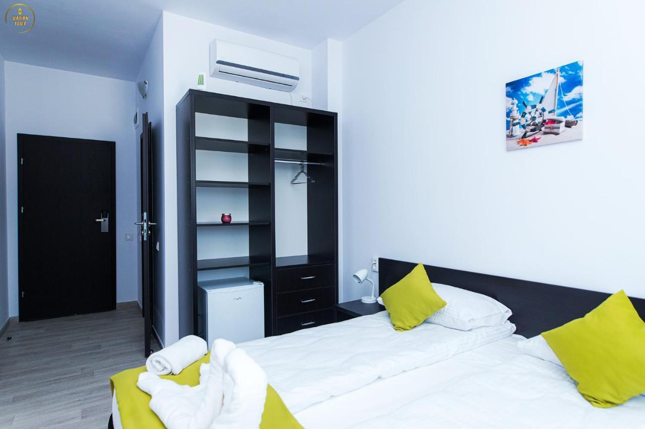 Antari Hotel Слатина Екстериор снимка