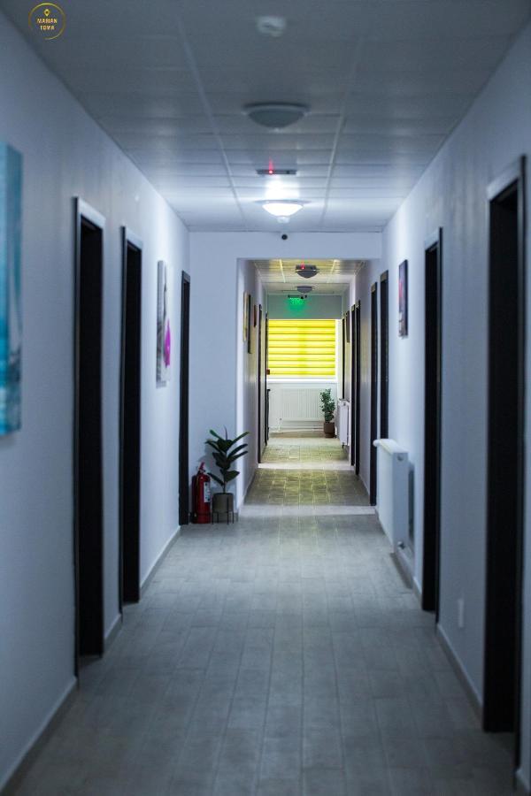 Antari Hotel Слатина Екстериор снимка