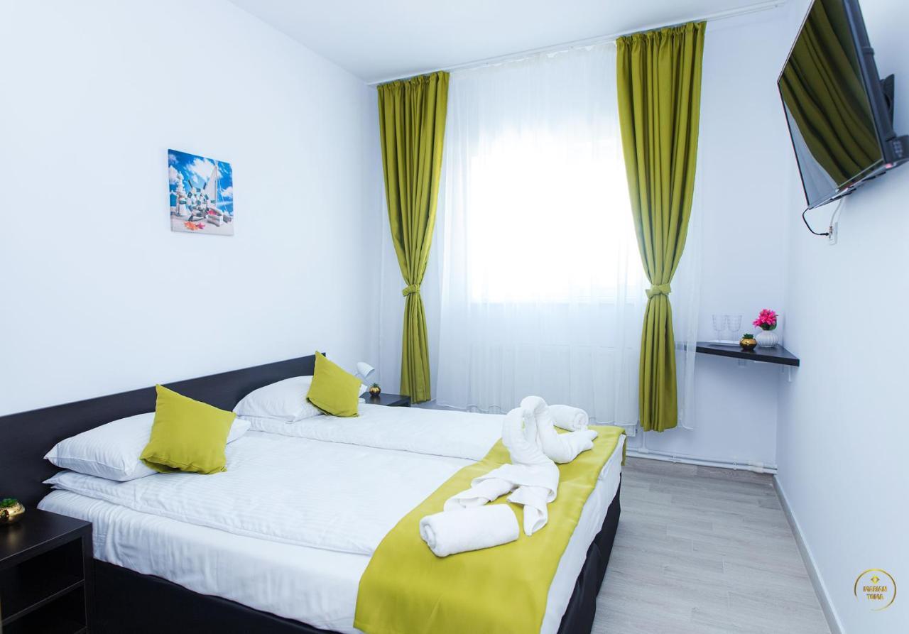Antari Hotel Слатина Екстериор снимка