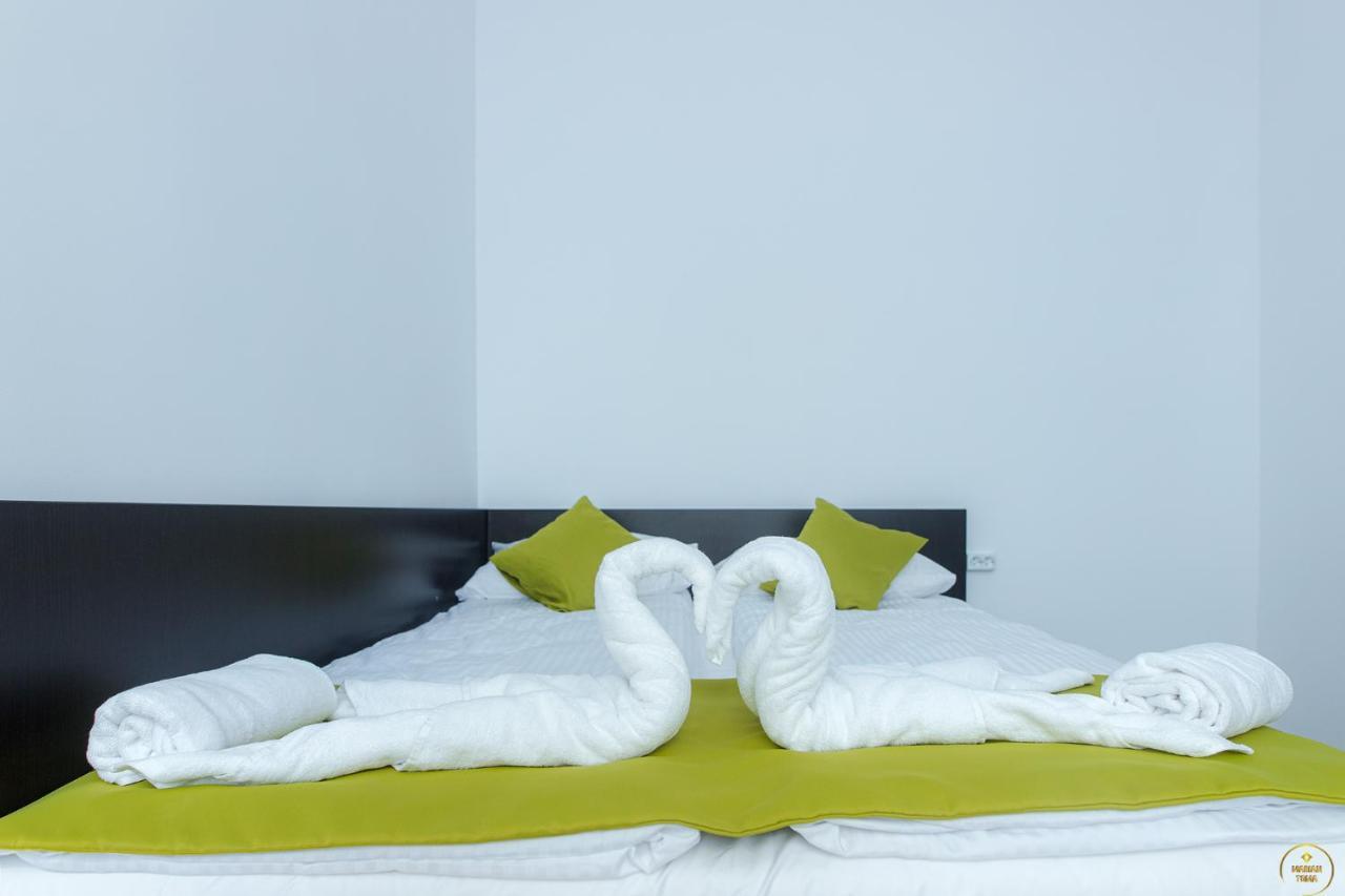 Antari Hotel Слатина Екстериор снимка