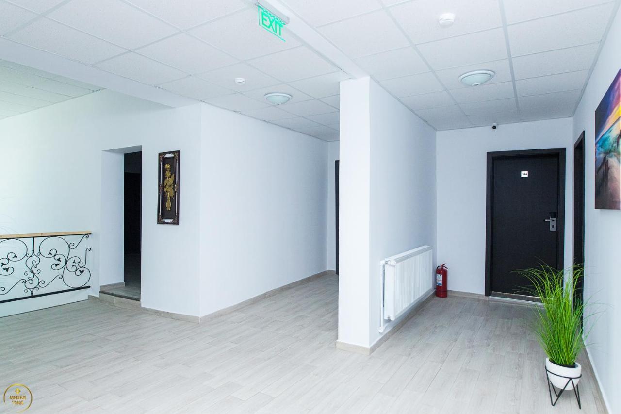 Antari Hotel Слатина Екстериор снимка